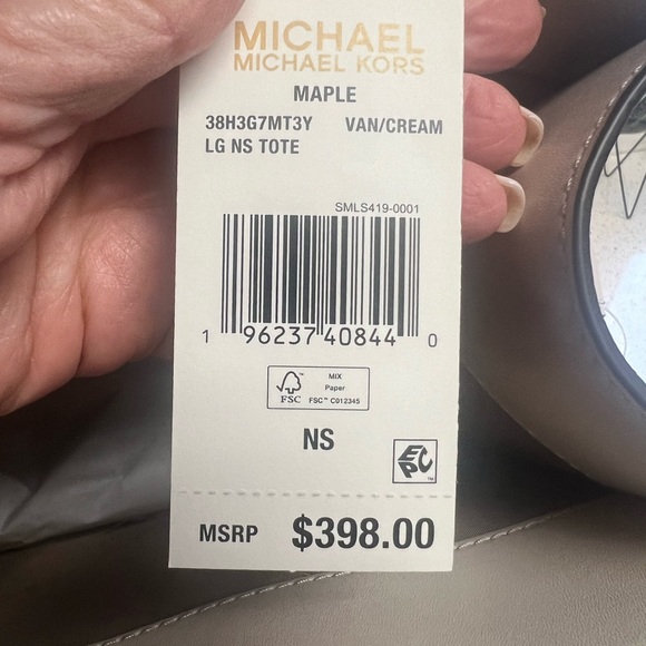 New With Tags Extra Large Michael Kors Tote with Crossbody Adjustable Strap - Picture 8 of 8